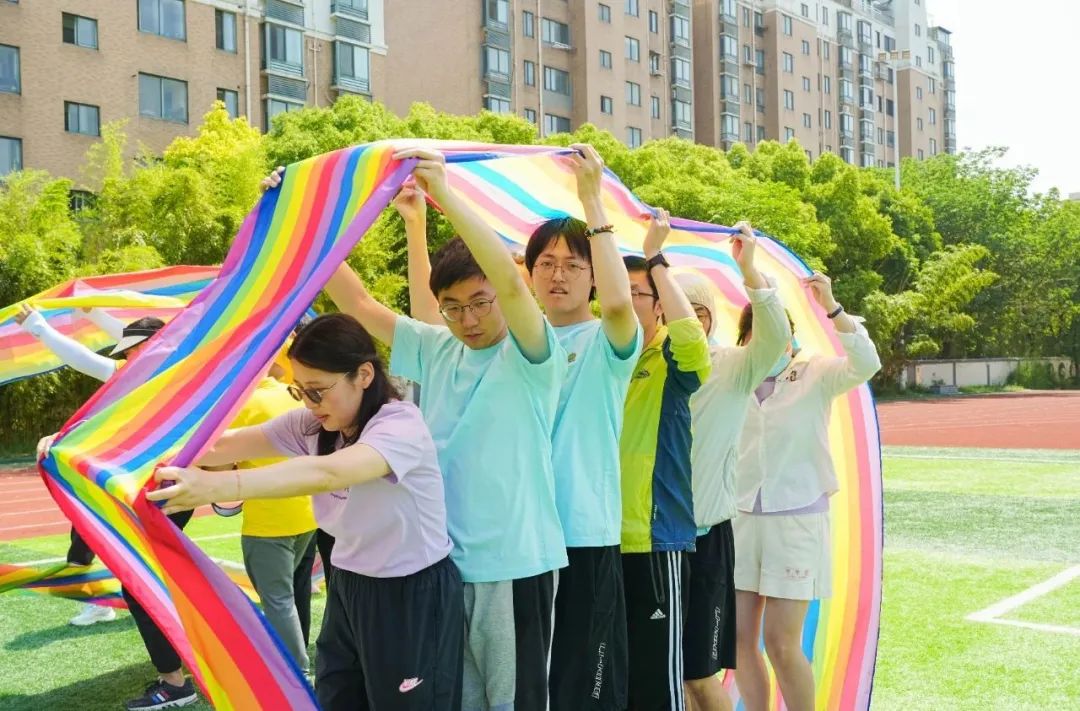 1686810189877559.jpg 车轮滚滚.jpg